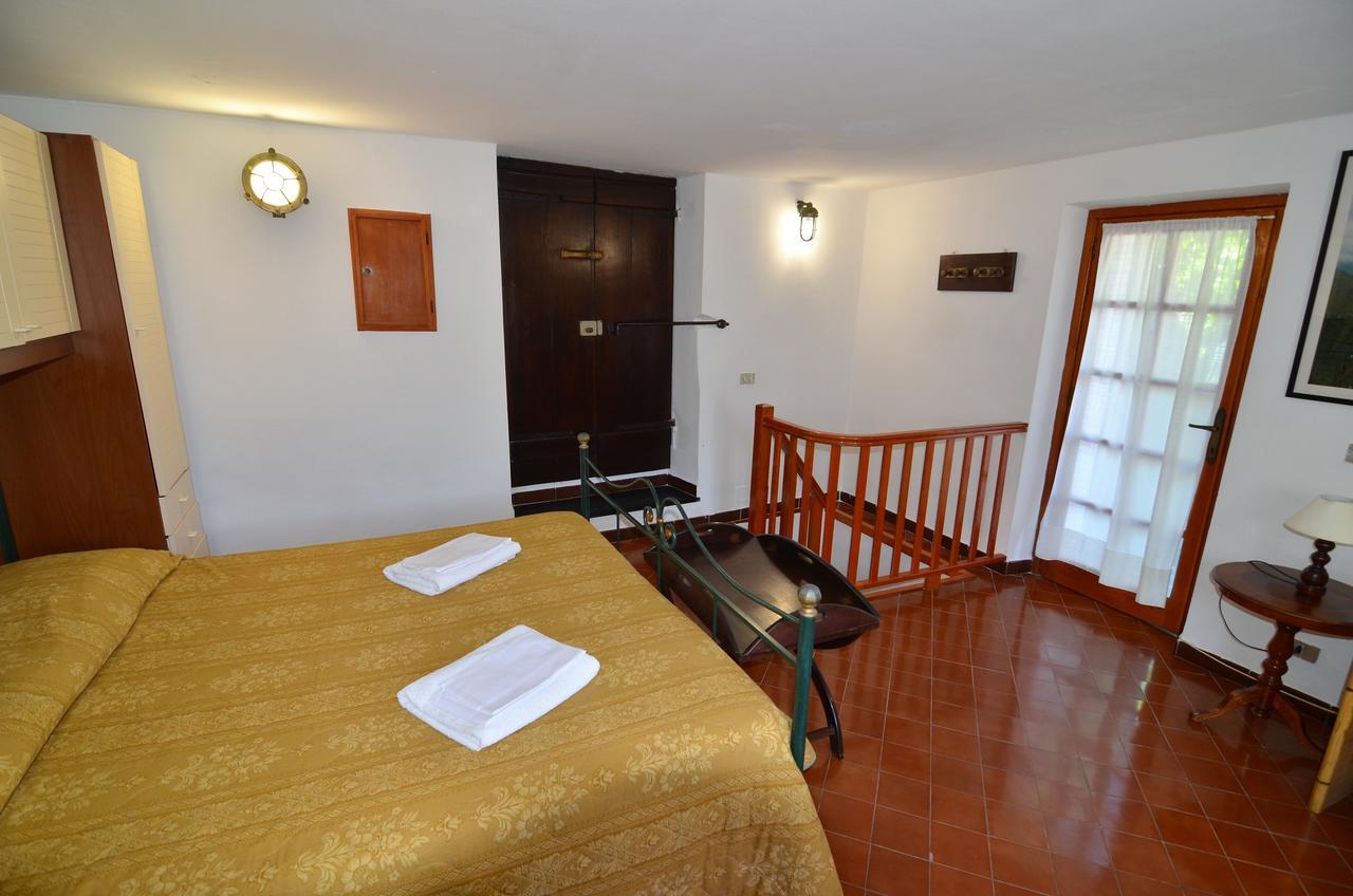 Lobster Cottage Apartment Леванто Екстер'єр фото