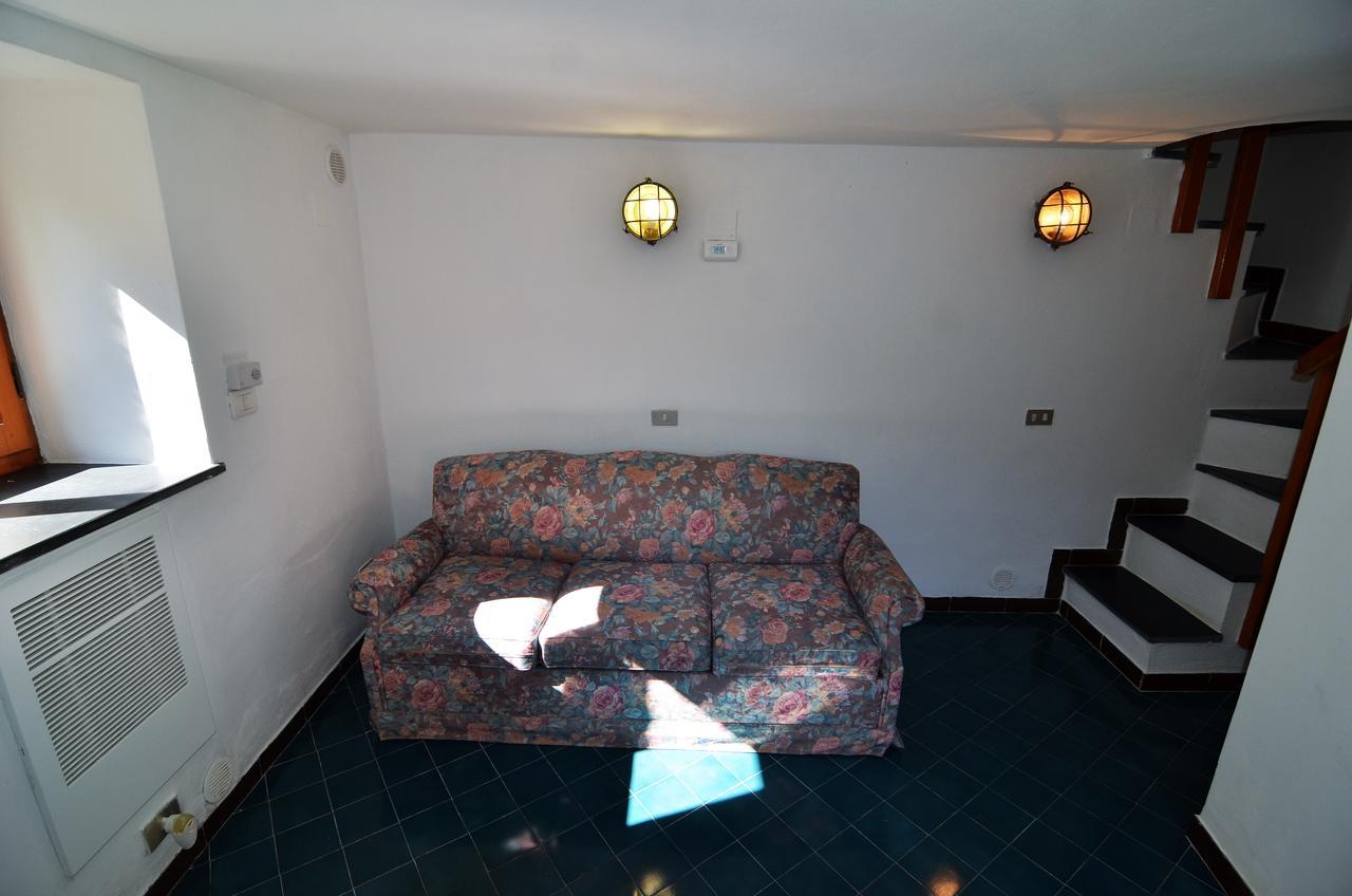 Lobster Cottage Apartment Леванто Екстер'єр фото