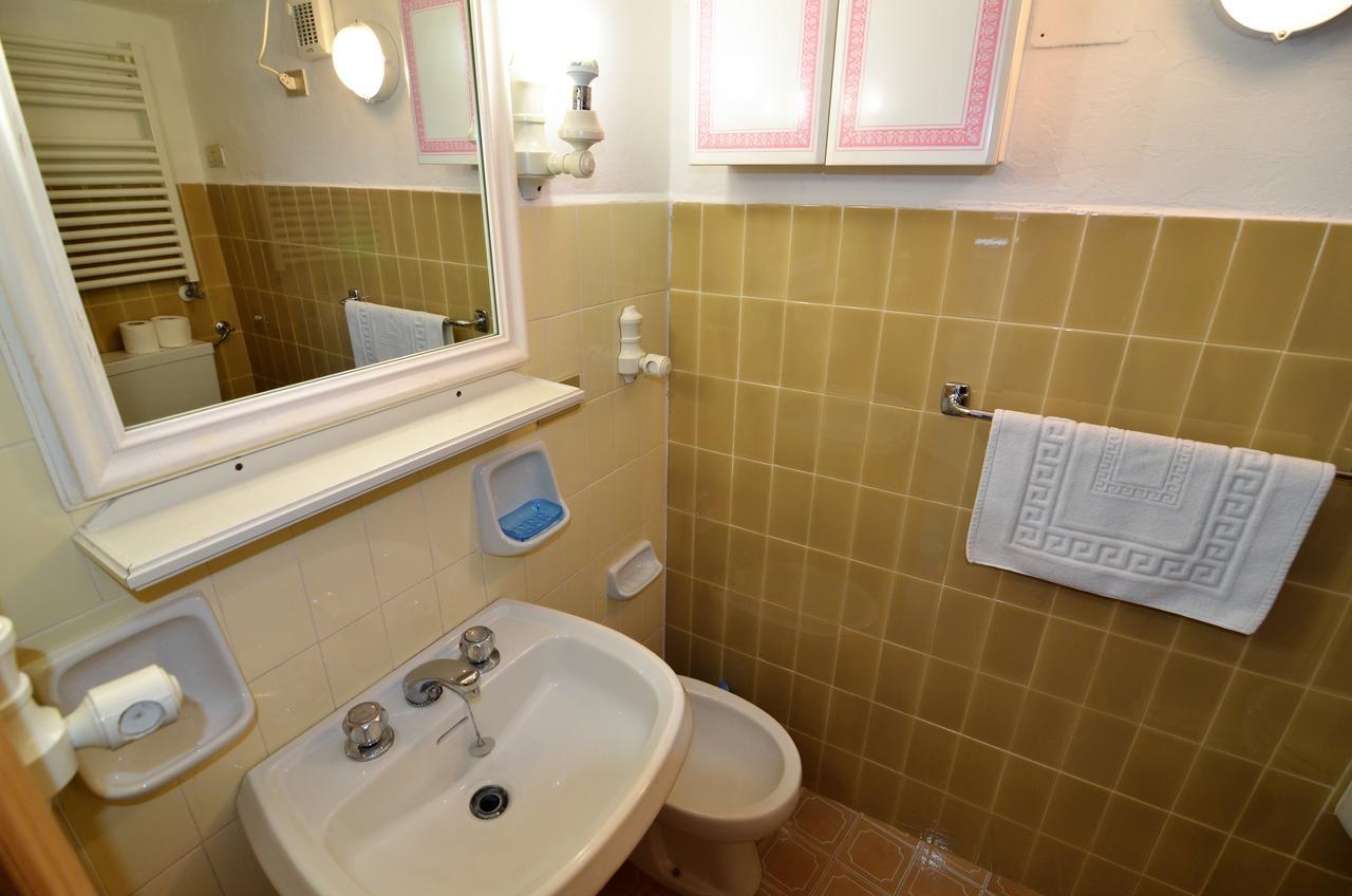 Lobster Cottage Apartment Леванто Екстер'єр фото