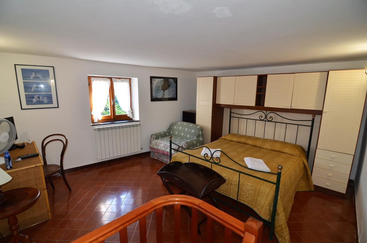 Lobster Cottage Apartment Леванто Екстер'єр фото